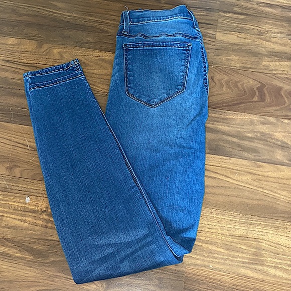 SIZE 3. - Picture 3 of 3